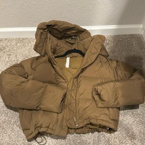 Lululemon Wunder Puff Cropped Jacket. Size 4